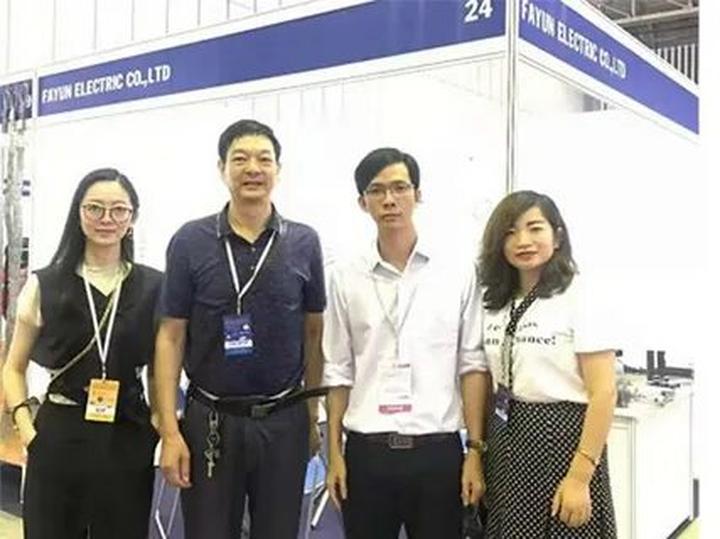 Chuyên gia Hotspot Matrix phân tích: Chàng trai nghèo 23 tuổi cưới và marketing video